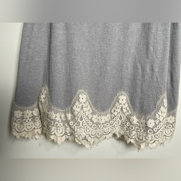 Umgee Women's Keyhole Tank - Picture 3 of 10